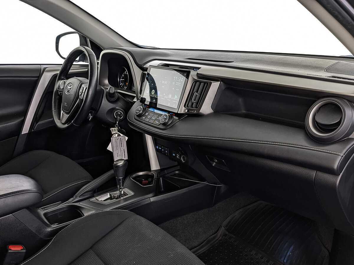 Купить Toyota RAV4 с пробегом. Фото: #11