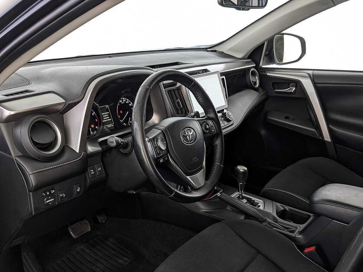 Купить Toyota RAV4 с пробегом. Фото: #13