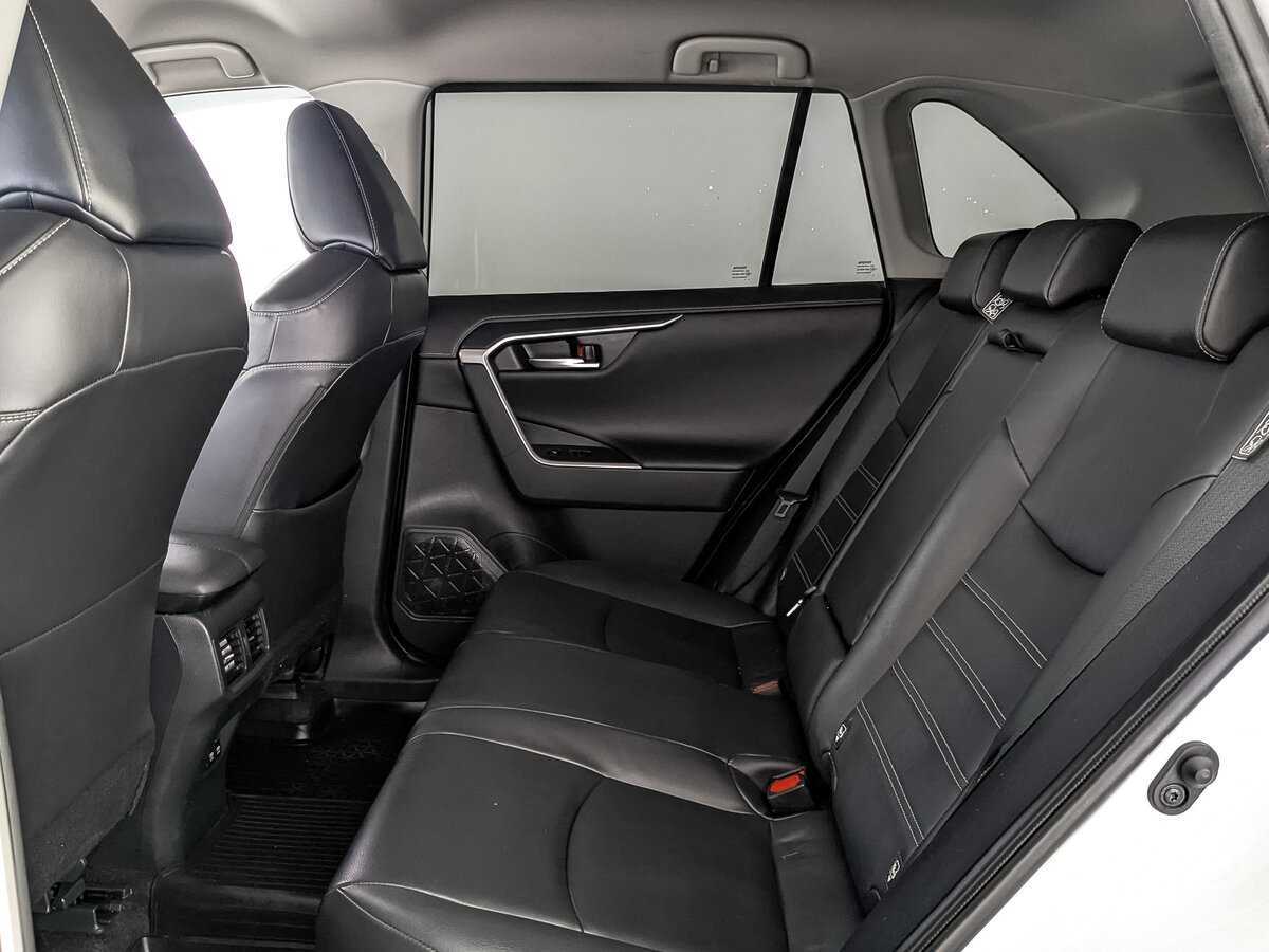 Купить Toyota RAV4 с пробегом. Фото: #17