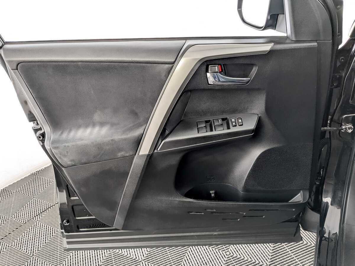 Купить Toyota RAV4 с пробегом. Фото: #16