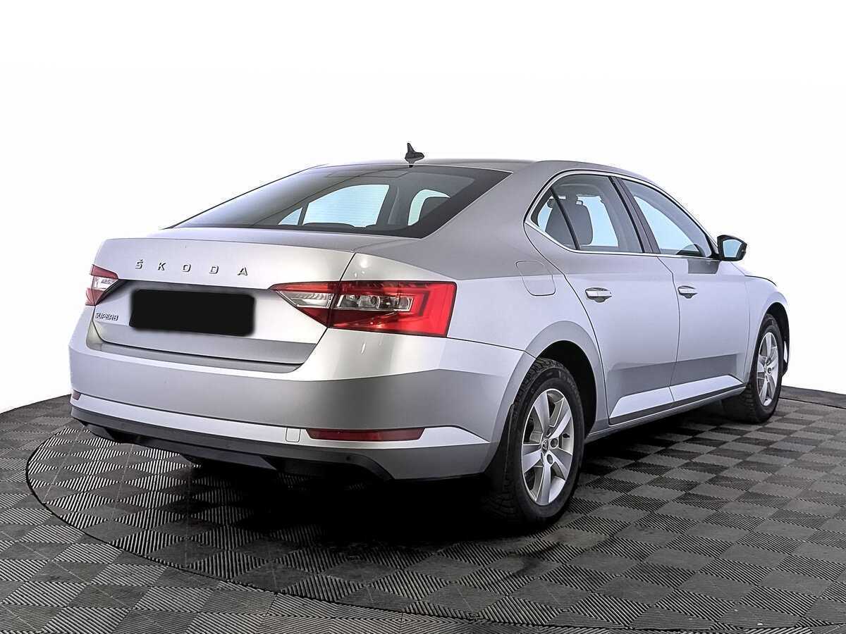 Купить Skoda Superb с пробегом. Фото: #4