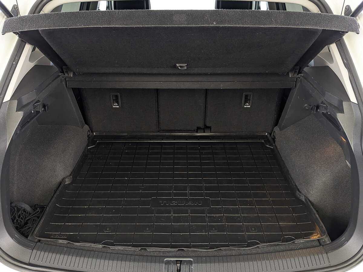 Купить Volkswagen Tiguan с пробегом. Фото: #9