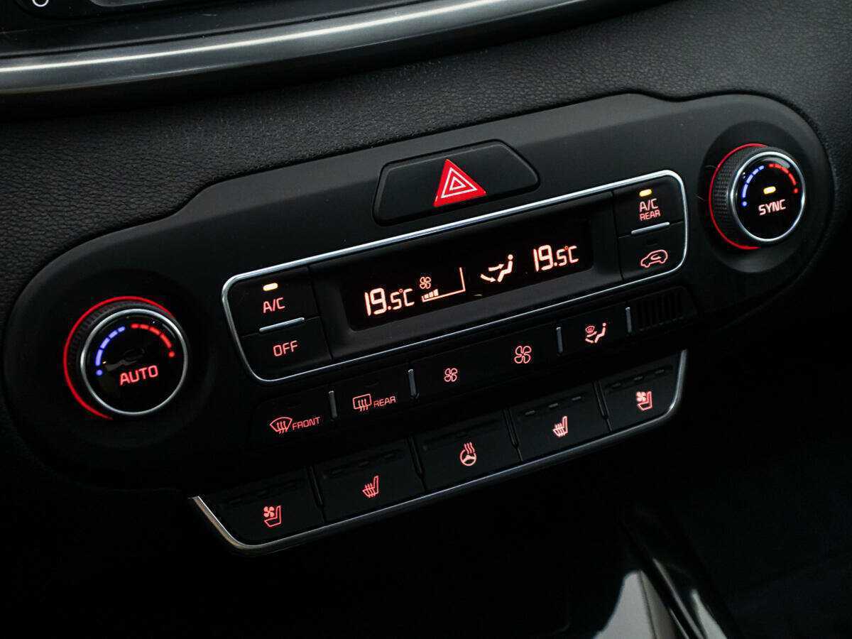 Купить Kia Sorento с пробегом. Фото: #18