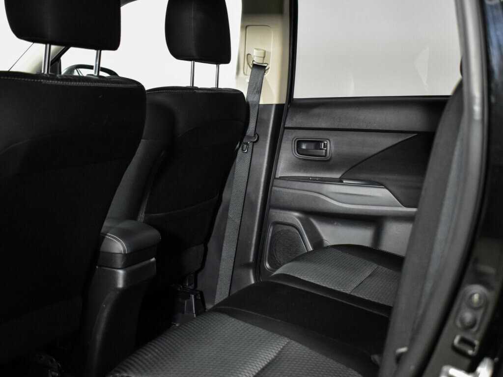 Купить Mitsubishi Outlander с пробегом. Фото: #10
