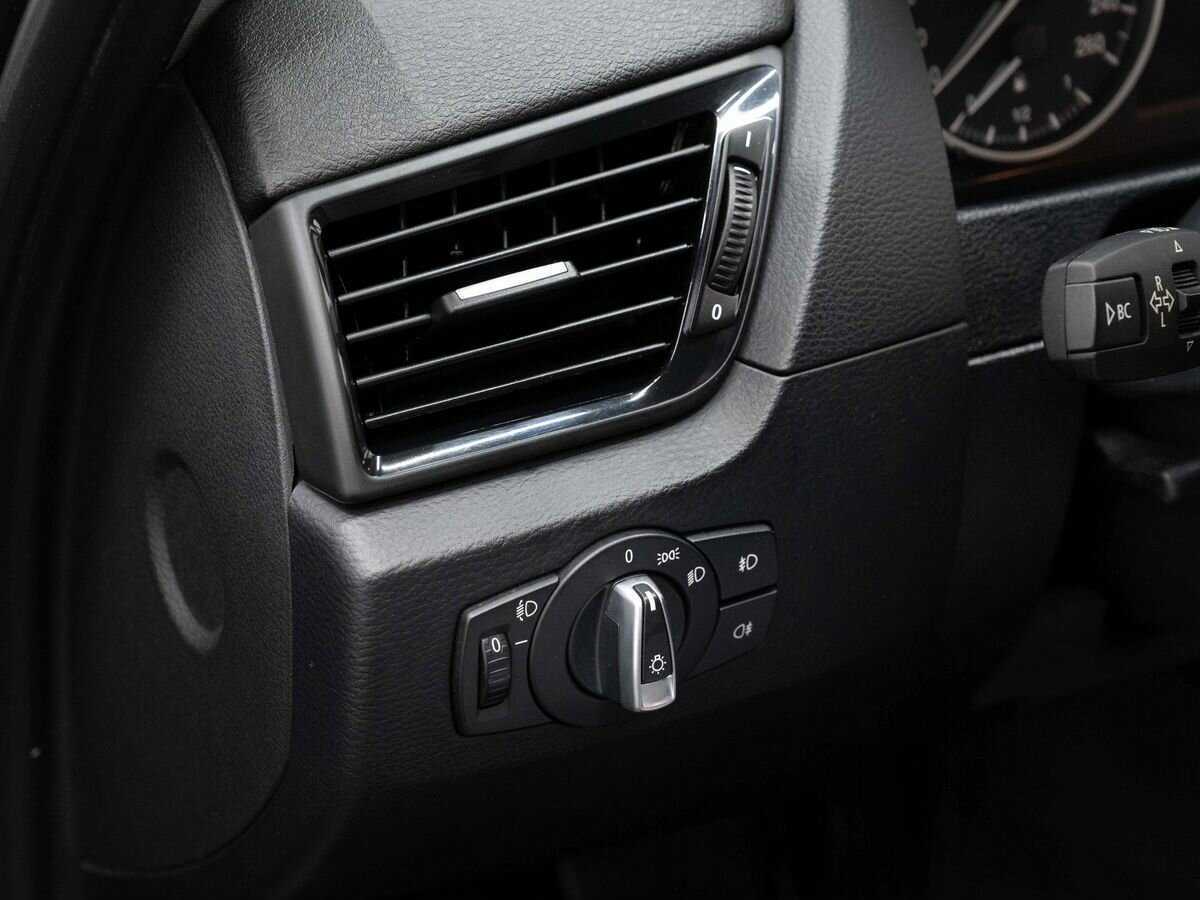 Купить BMW X1 с пробегом. Фото: #18