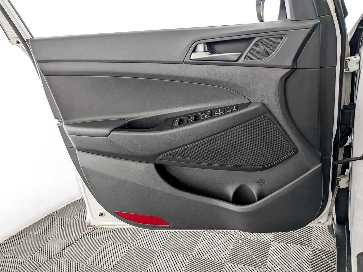 Купить Hyundai Tucson с пробегом. Фото: #18