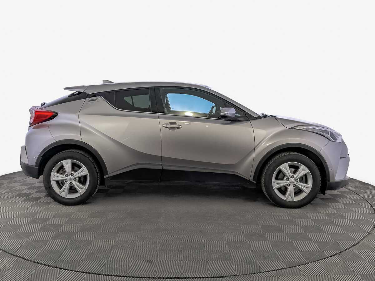 Купить Toyota C-HR с пробегом. Фото: #3