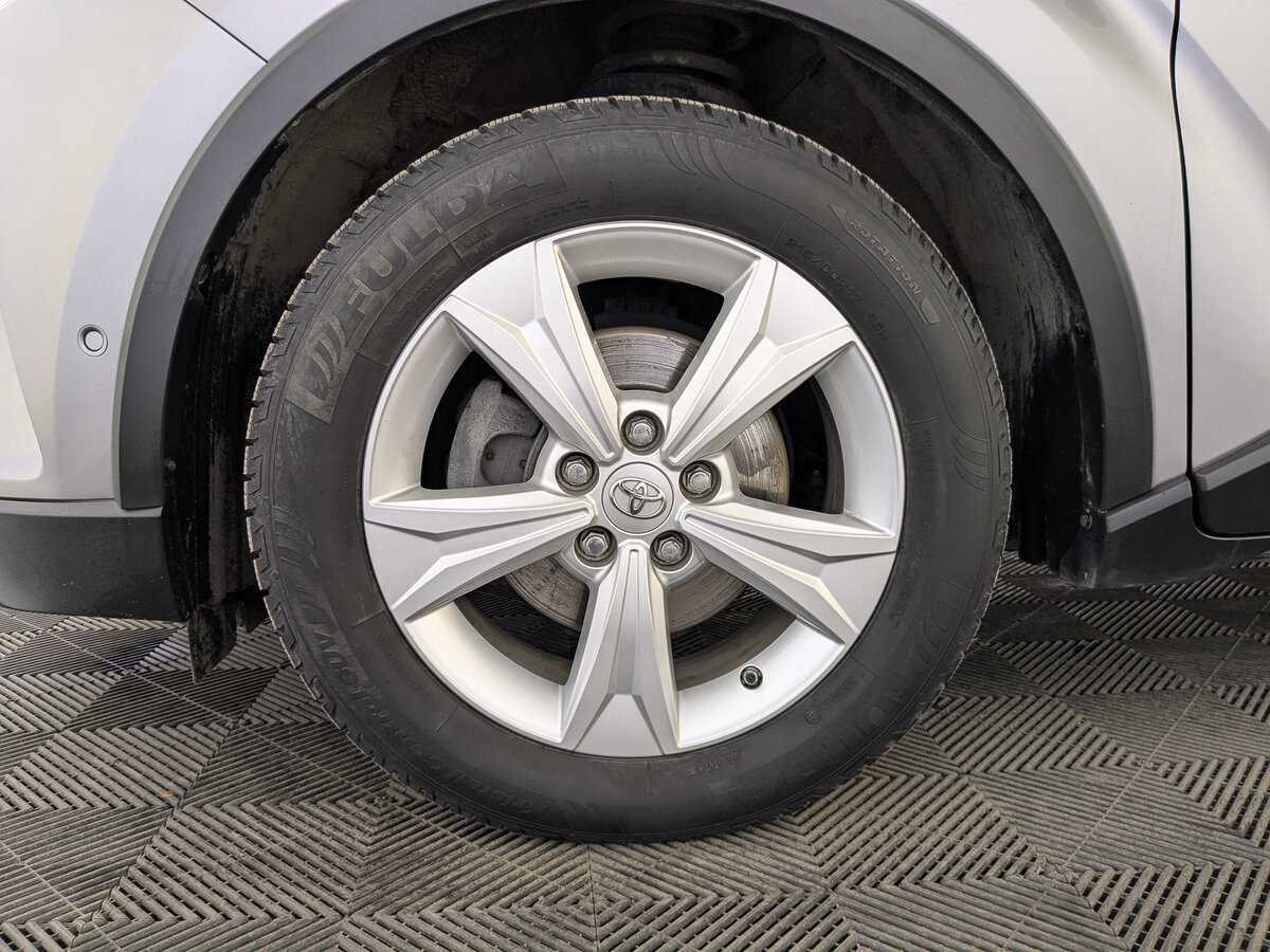 Купить Toyota C-HR с пробегом. Фото: #11