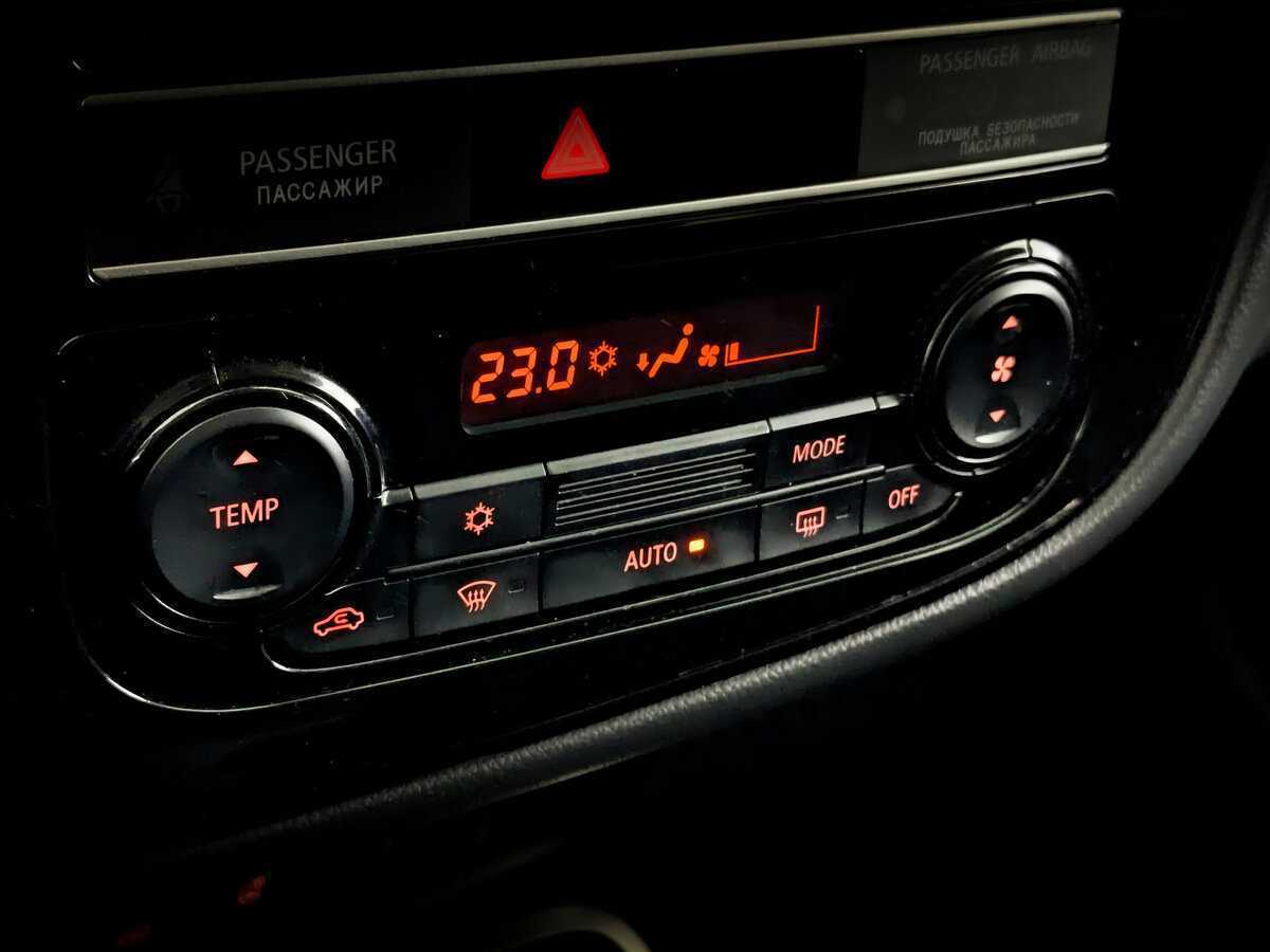 Купить Mitsubishi Outlander с пробегом. Фото: #24