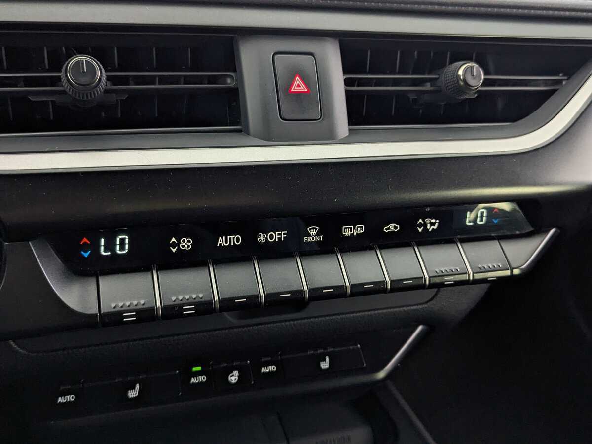 Купить Lexus UX с пробегом. Фото: #20