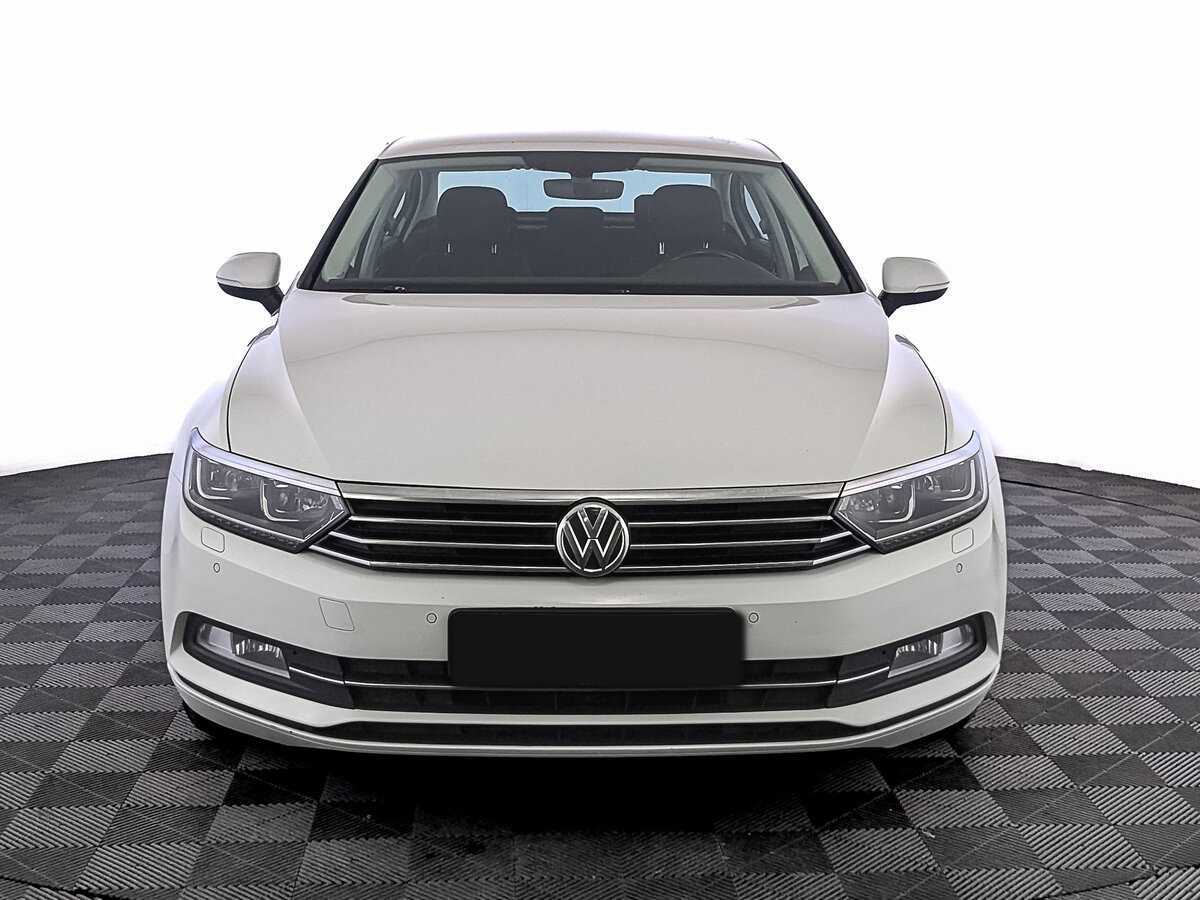 Купить Volkswagen Passat с пробегом. Фото: #1