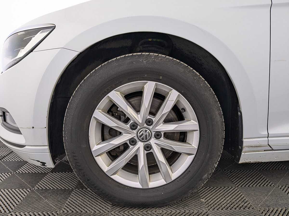 Купить Volkswagen Passat с пробегом. Фото: #11