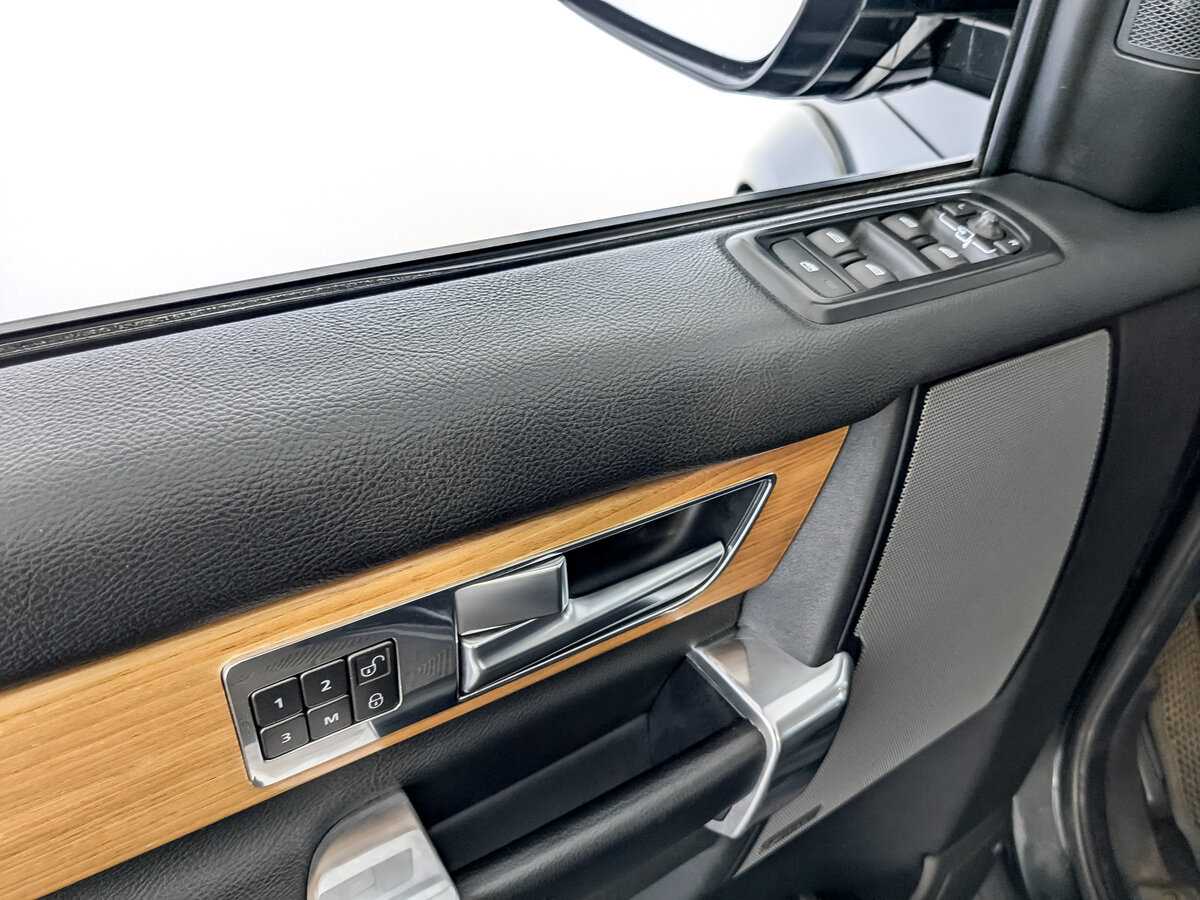 Купить Land Rover Discovery с пробегом. Фото: #26