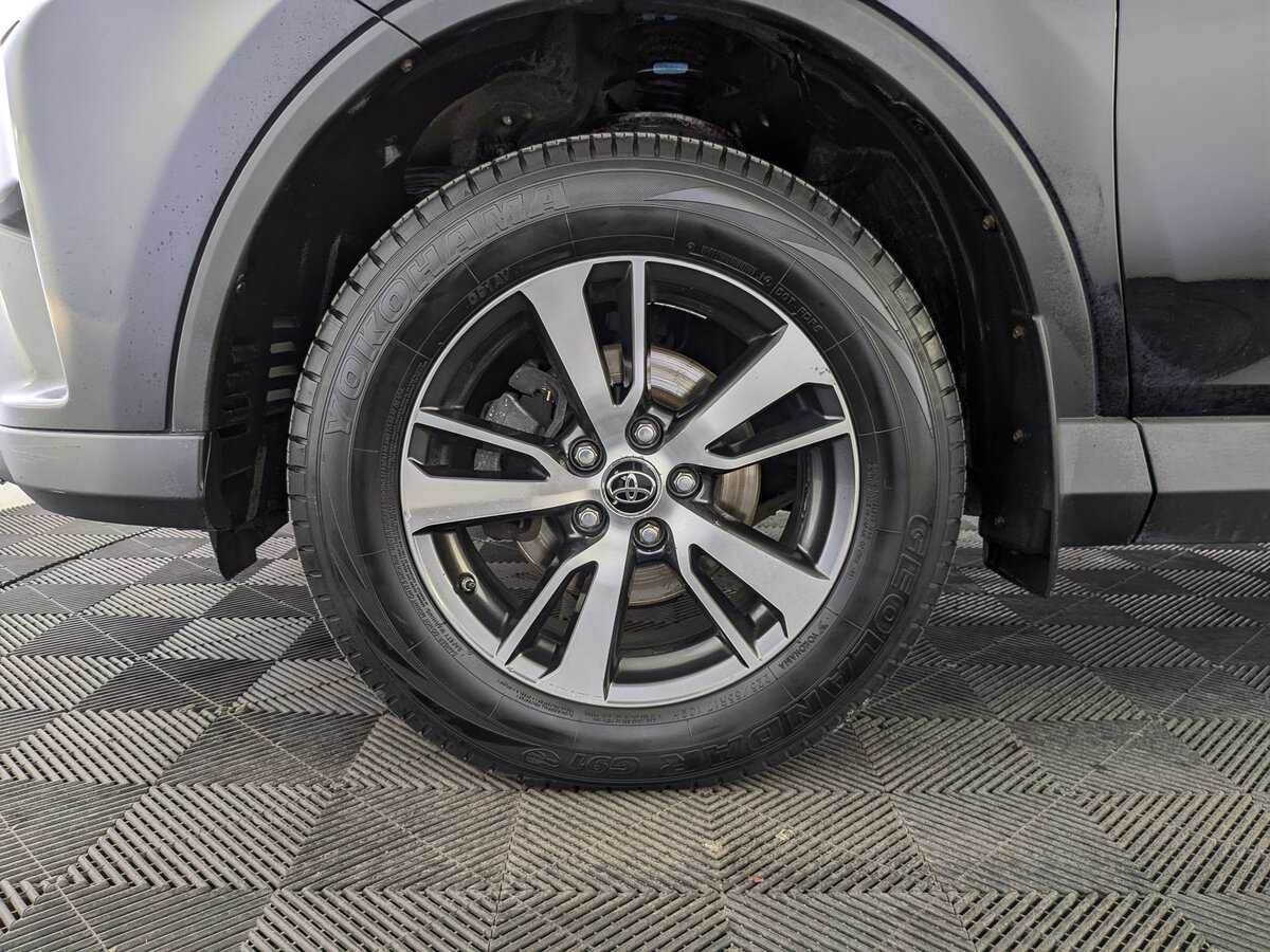 Купить Toyota RAV4 с пробегом. Фото: #16