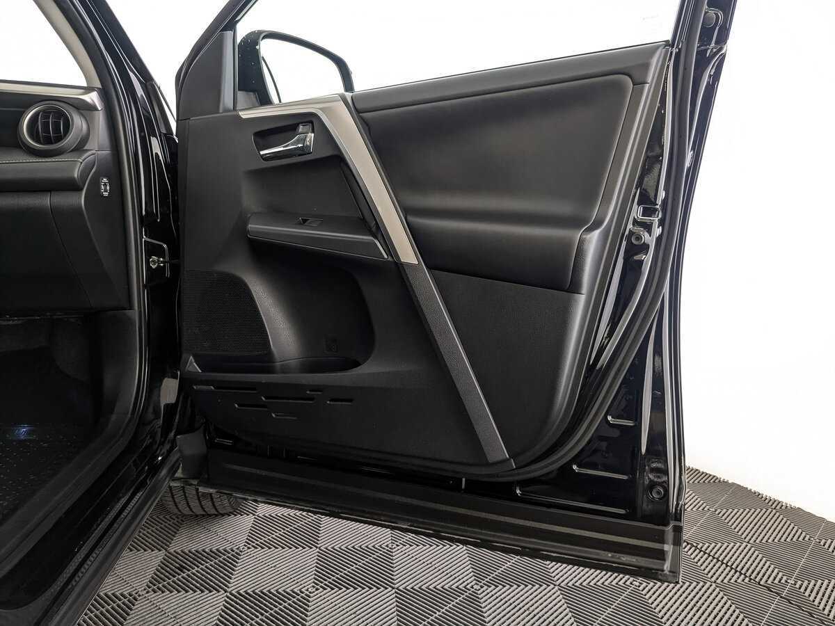 Купить Toyota RAV4 с пробегом. Фото: #21