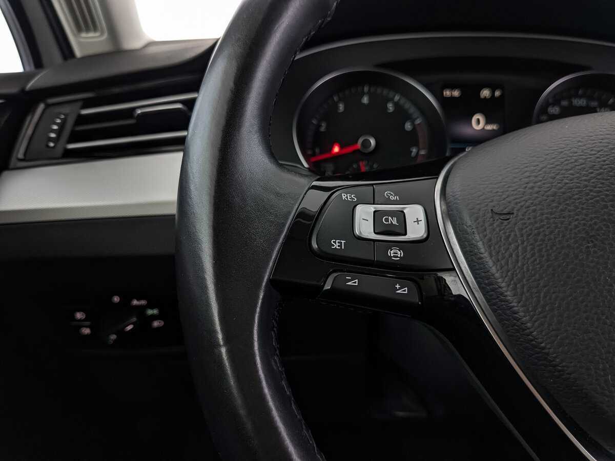 Купить Volkswagen Passat с пробегом. Фото: #26
