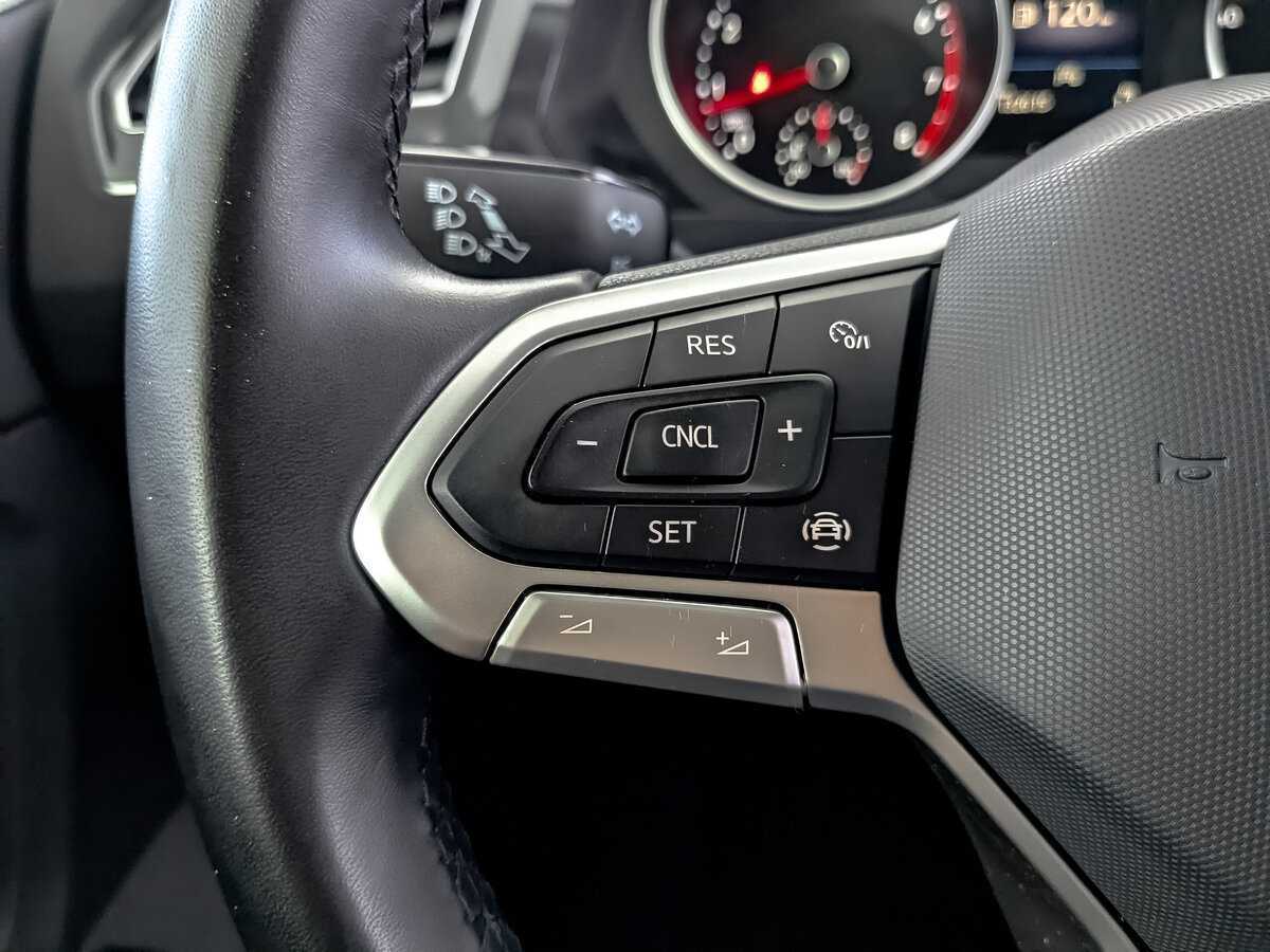 Купить Volkswagen Tiguan с пробегом. Фото: #26