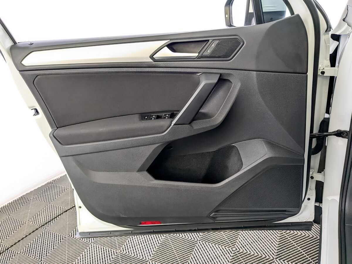 Купить Volkswagen Tiguan с пробегом. Фото: #18