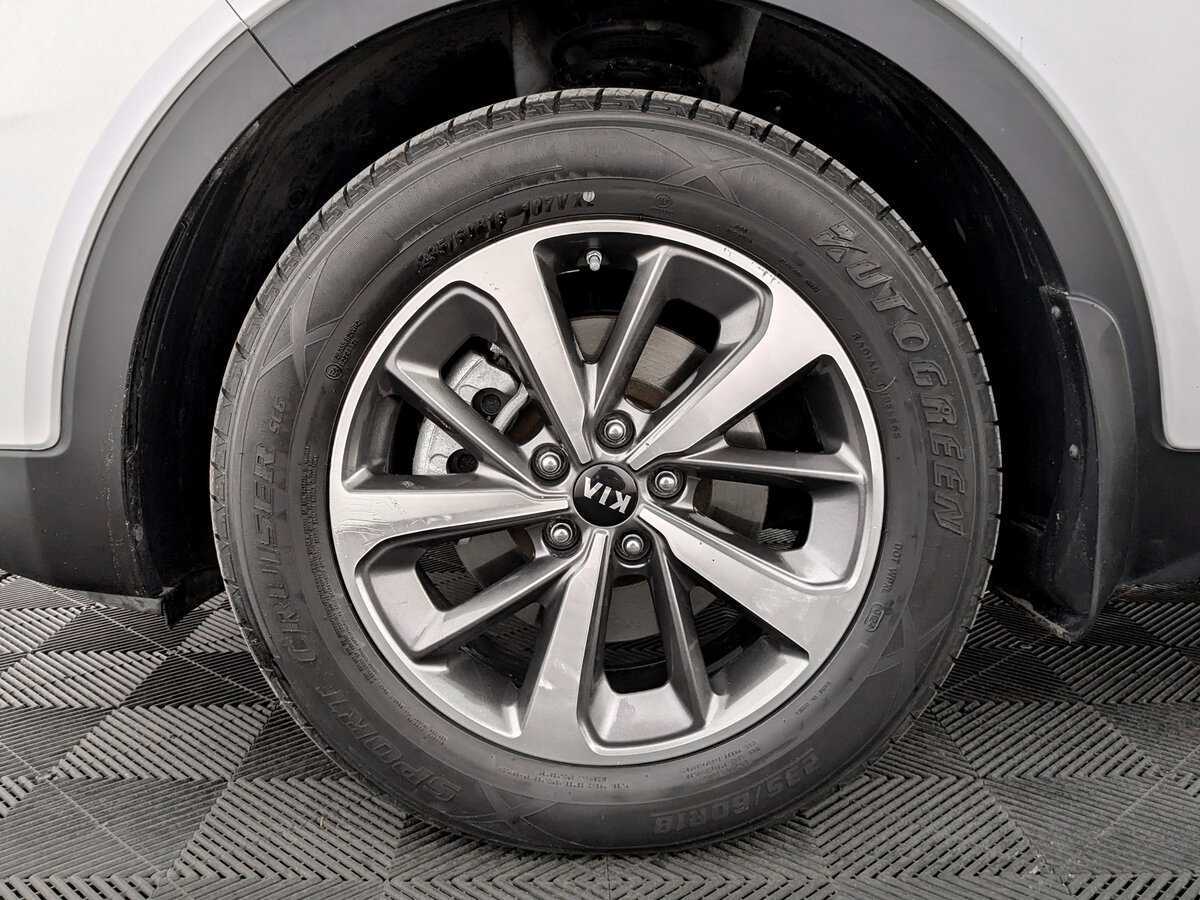 Купить Kia Sorento с пробегом. Фото: #17