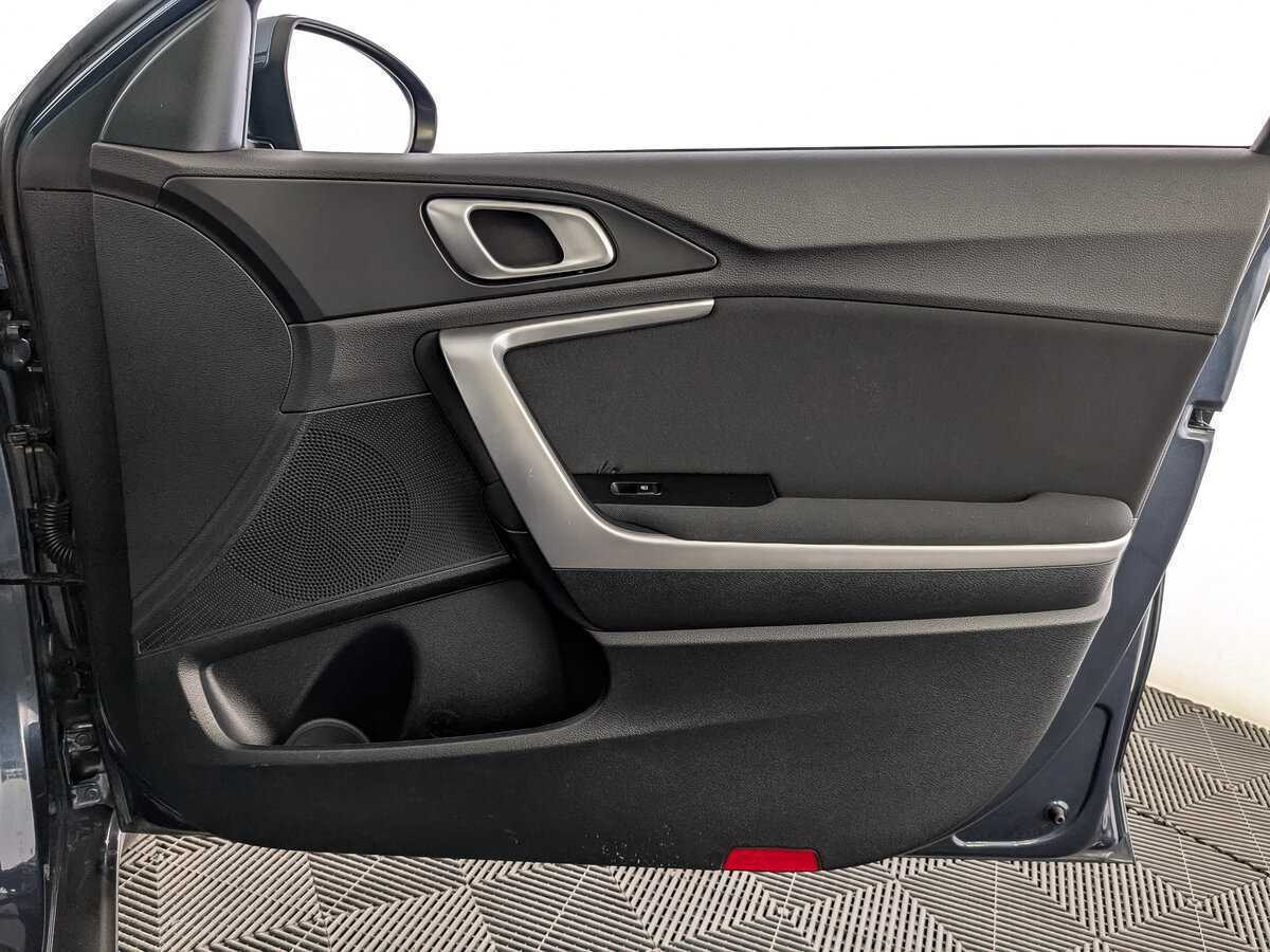 Купить Kia Ceed с пробегом. Фото: #22