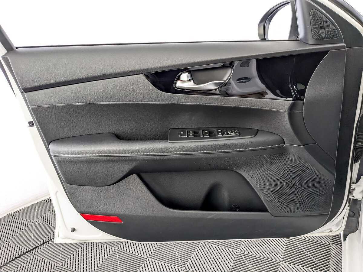 Купить Kia Cerato с пробегом. Фото: #18
