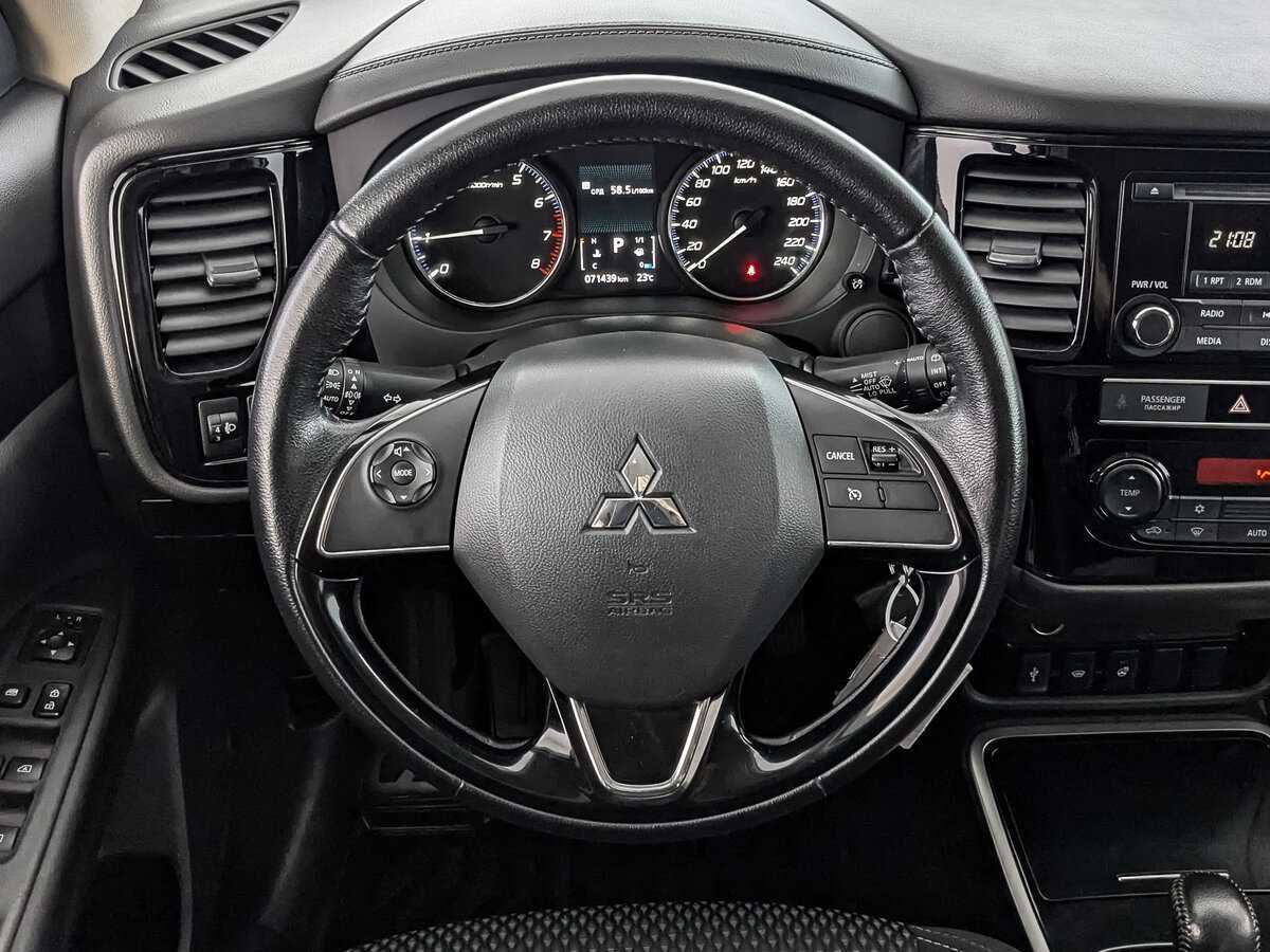 Купить Mitsubishi Outlander с пробегом. Фото: #21