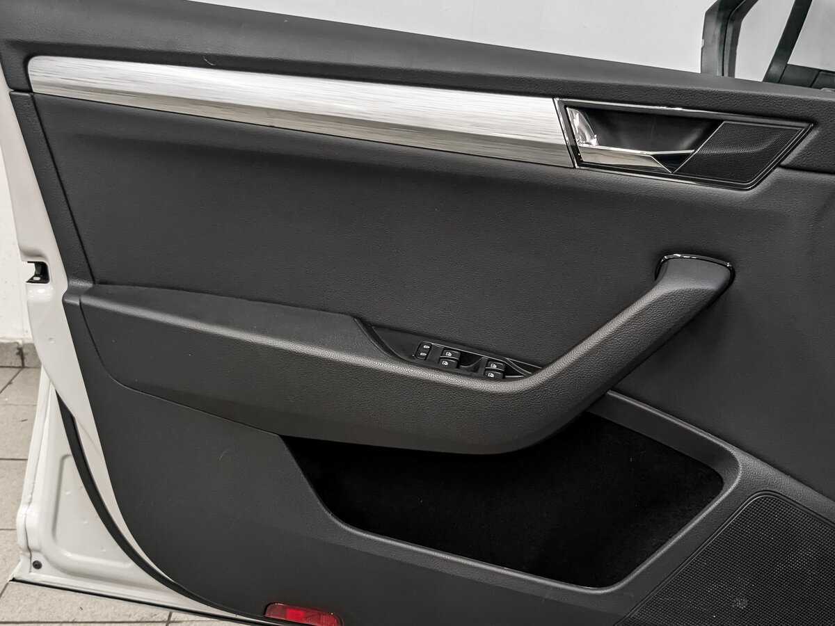 Купить Skoda Superb с пробегом. Фото: #19