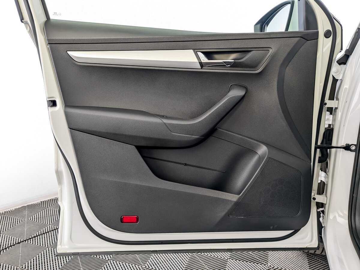 Купить Skoda Karoq с пробегом. Фото: #18