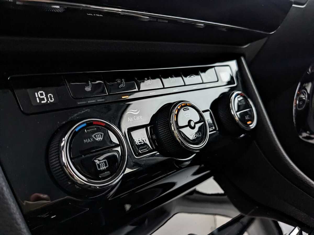 Купить Skoda Superb с пробегом. Фото: #20