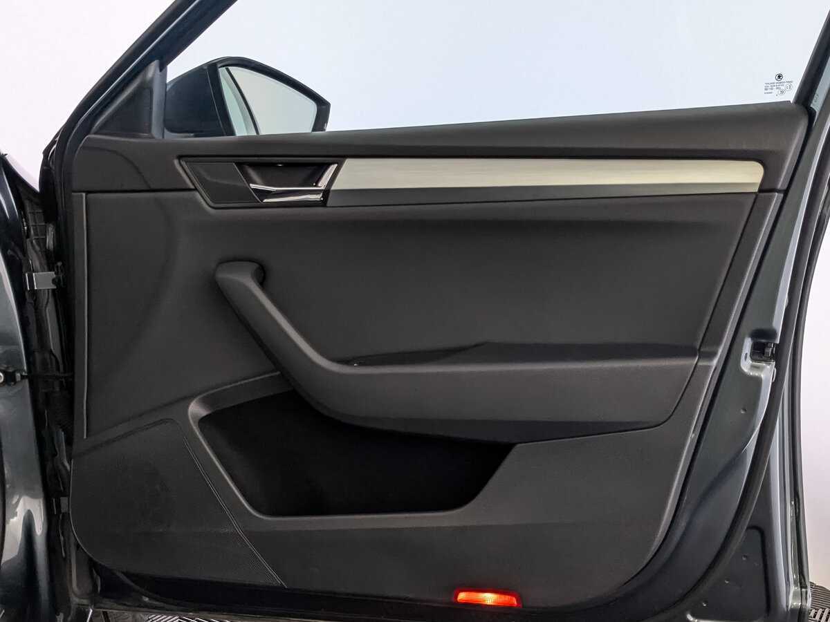 Купить Skoda Superb с пробегом. Фото: #23