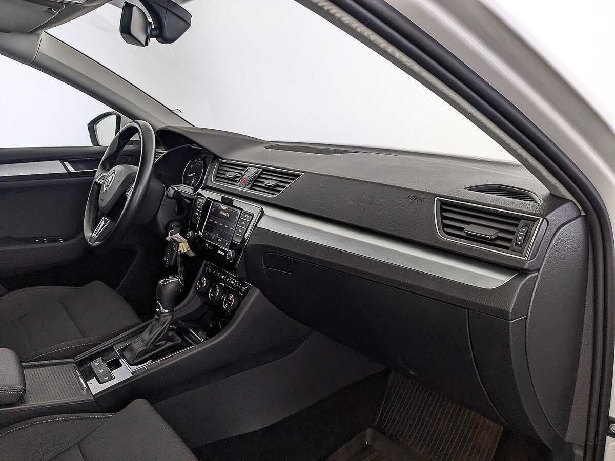 Купить Skoda Superb с пробегом. Фото: #12