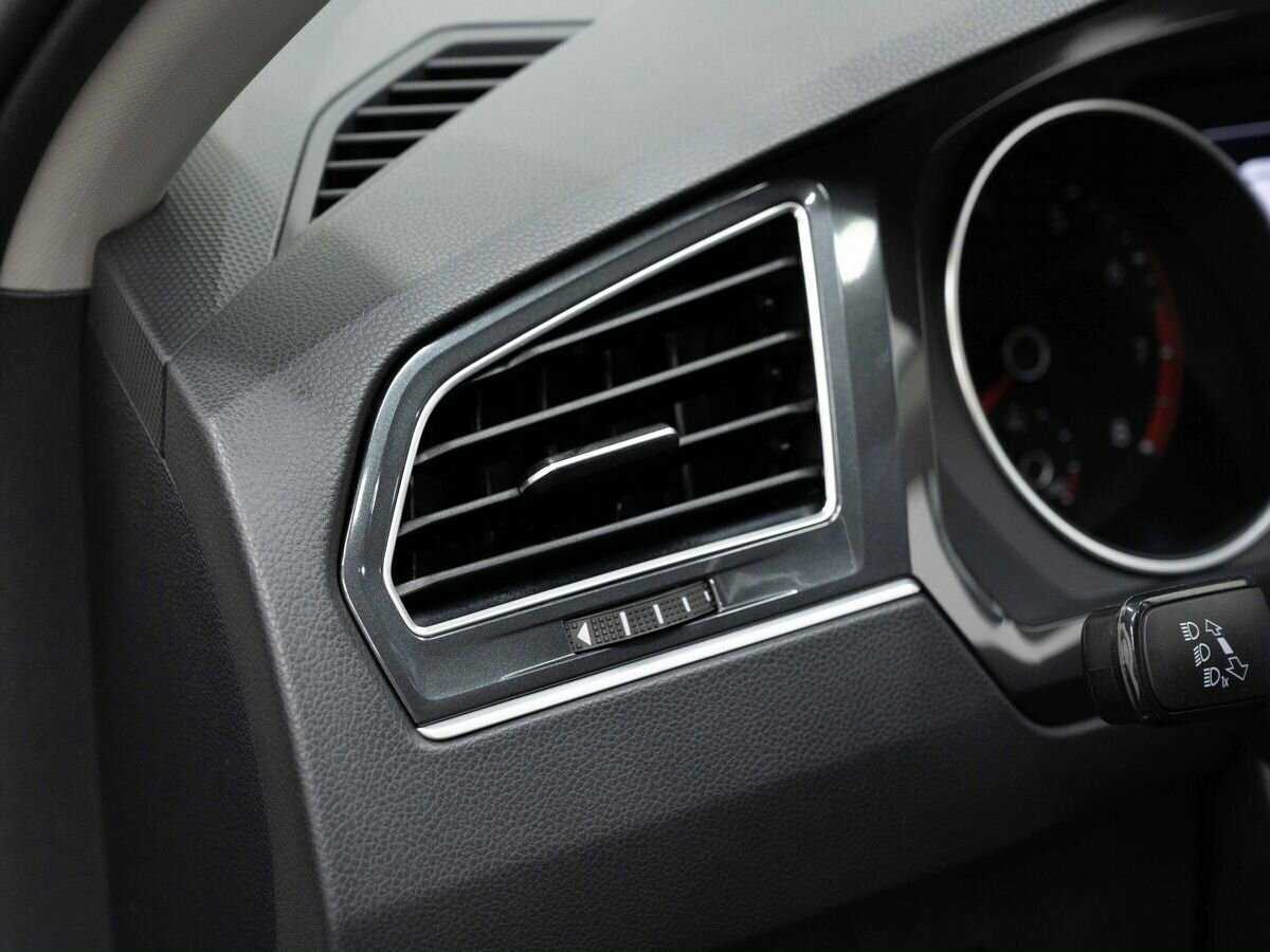 Купить Volkswagen Tiguan с пробегом. Фото: #19