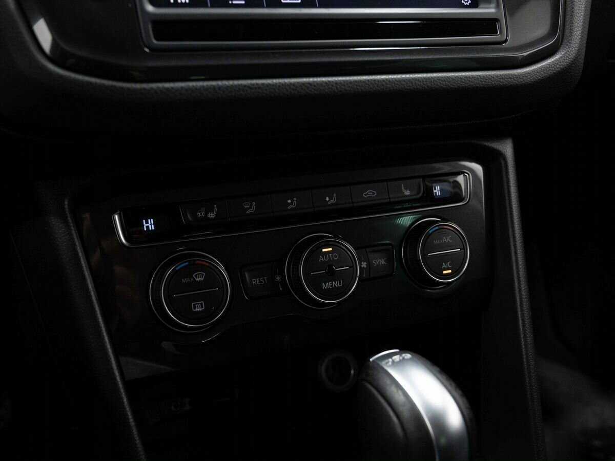 Купить Volkswagen Tiguan с пробегом. Фото: #22