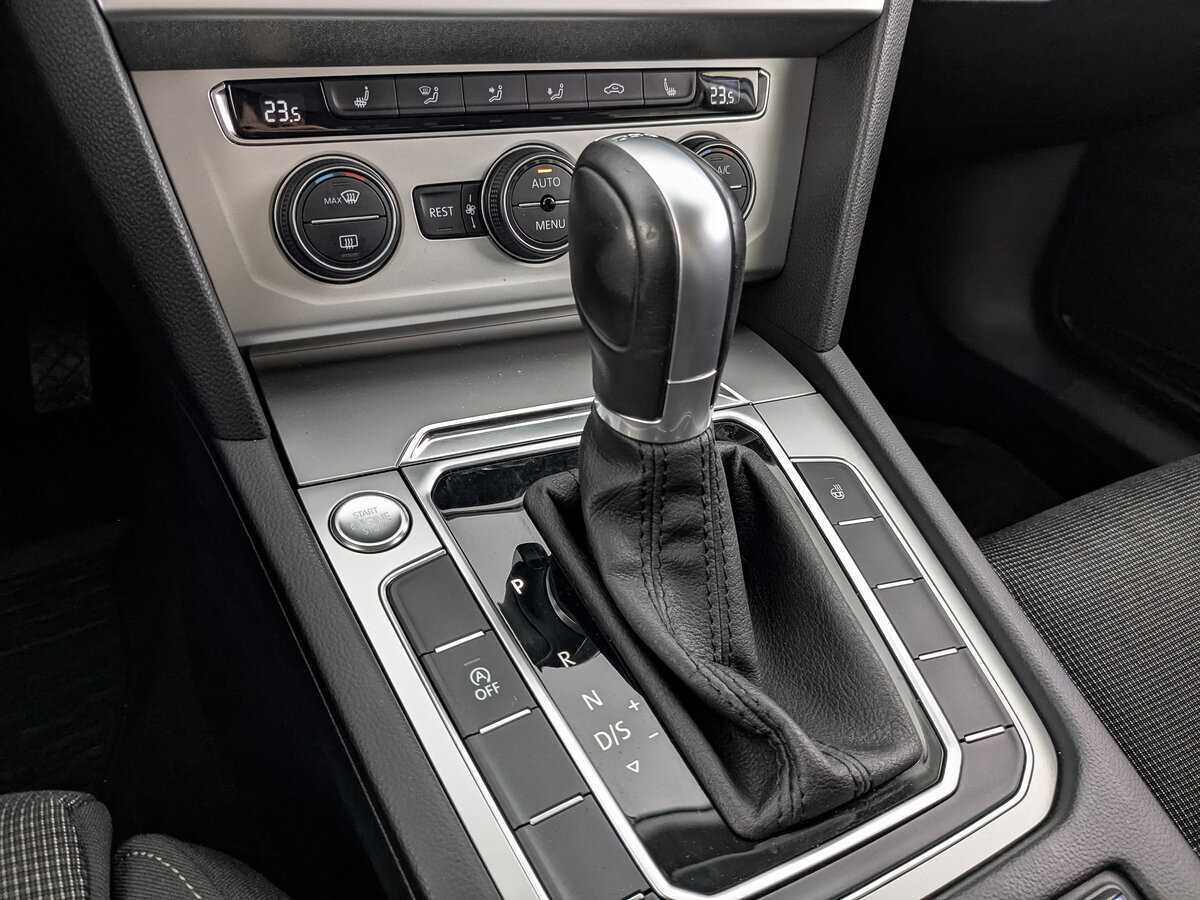 Купить Volkswagen Passat с пробегом. Фото: #20