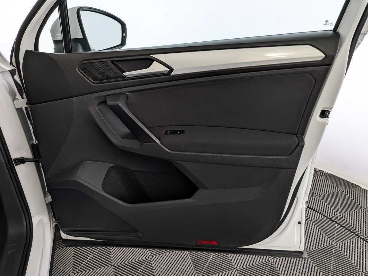 Купить Volkswagen Tiguan с пробегом. Фото: #24