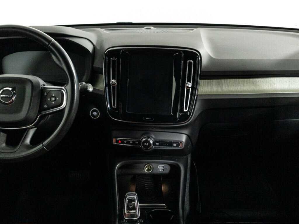Купить Volvo XC40 с пробегом. Фото: #13