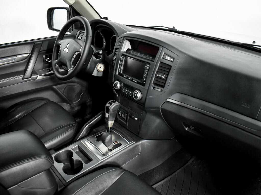 Купить Mitsubishi Pajero с пробегом. Фото: #14
