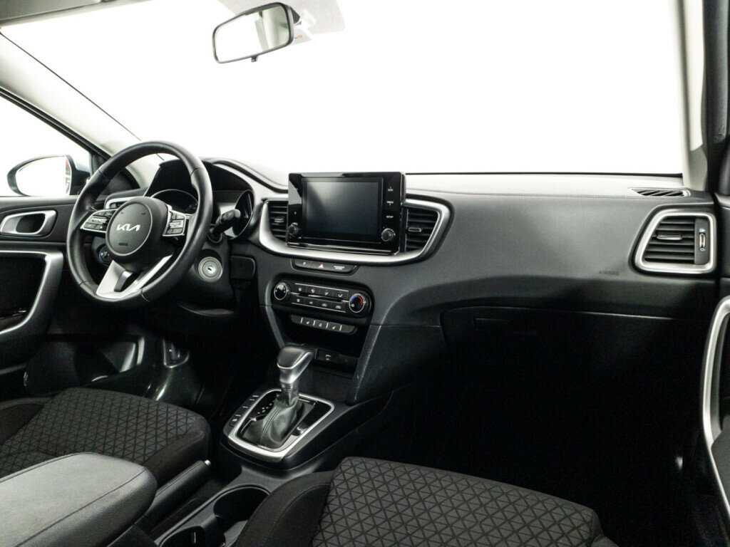 Купить Kia Ceed с пробегом. Фото: #8