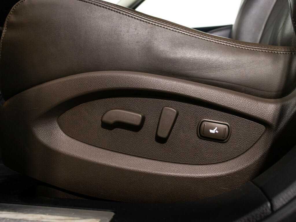 Купить Infiniti FX с пробегом. Фото: #21