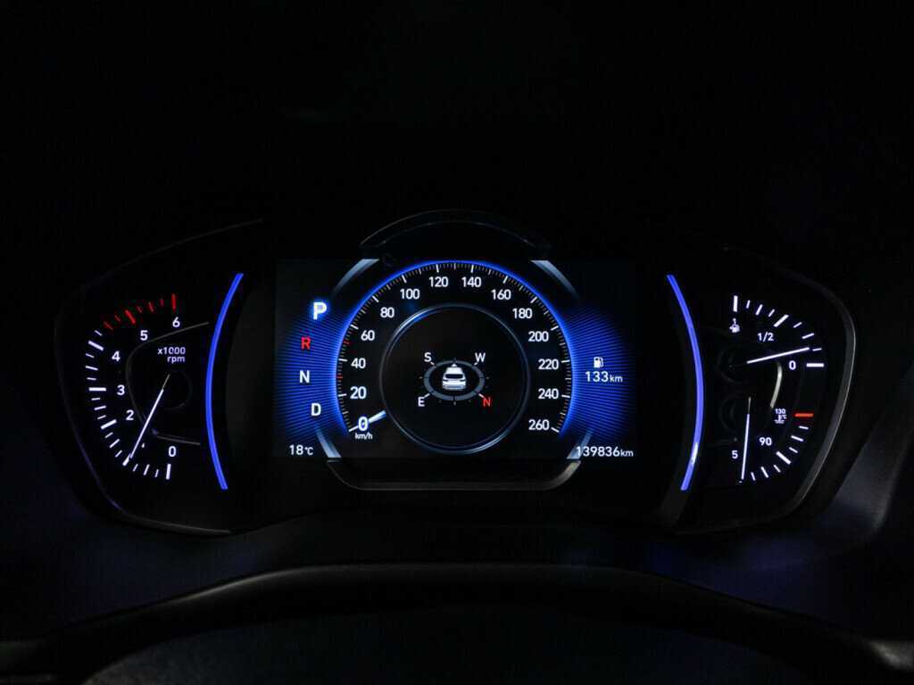 Купить Hyundai Santa Fe с пробегом. Фото: #11