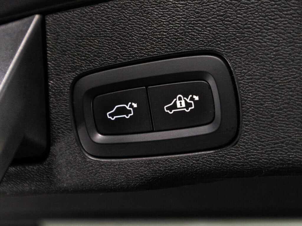 Купить Volvo XC60 с пробегом. Фото: #14