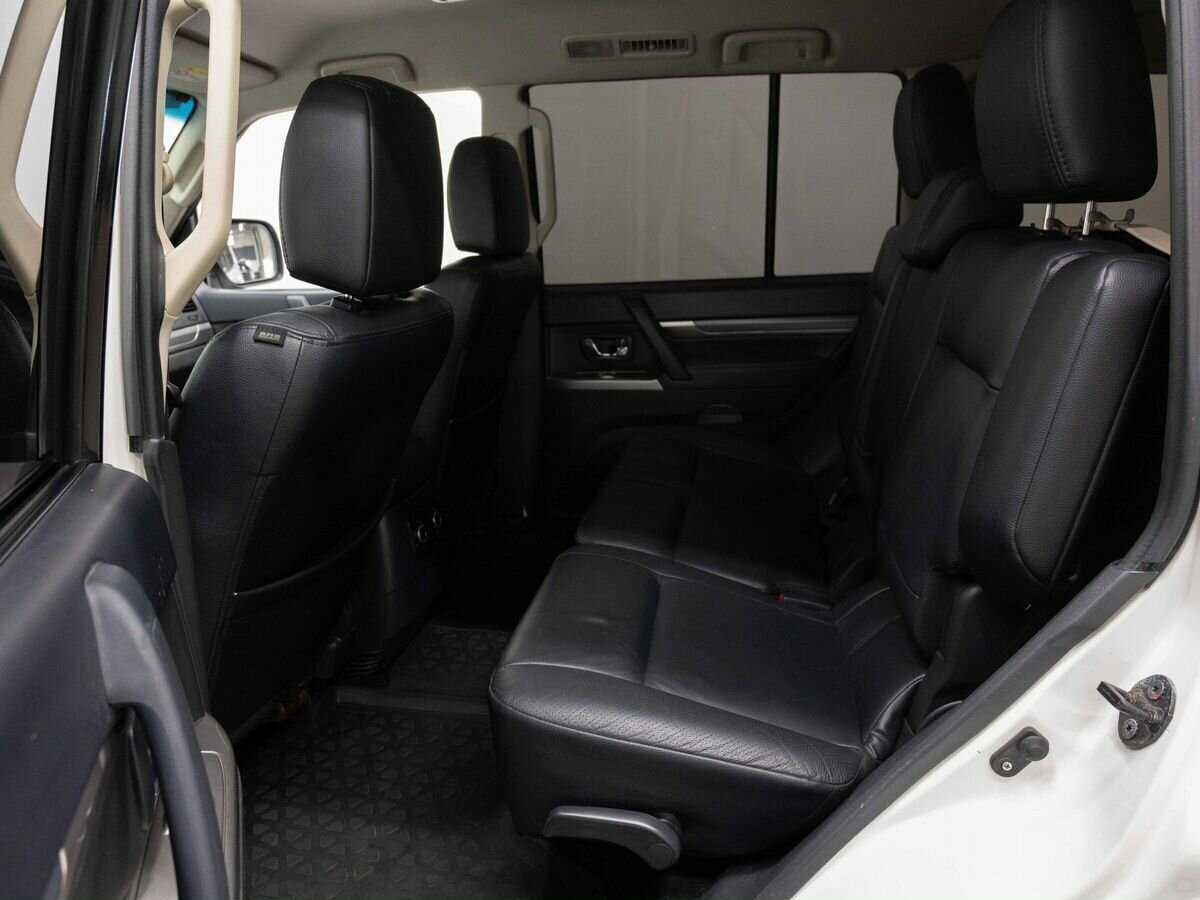Купить Mitsubishi Pajero с пробегом. Фото: #9
