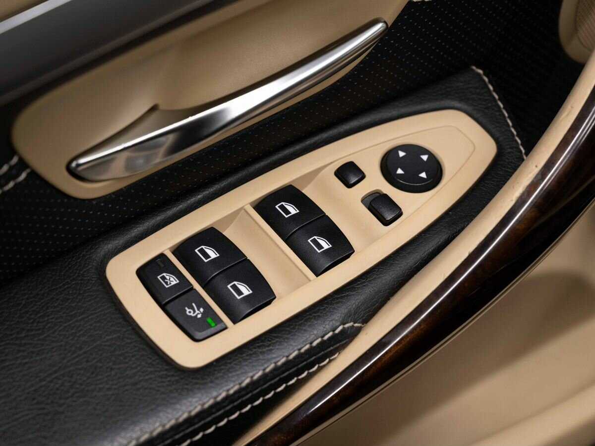 Купить BMW 3 серии с пробегом. Фото: #17