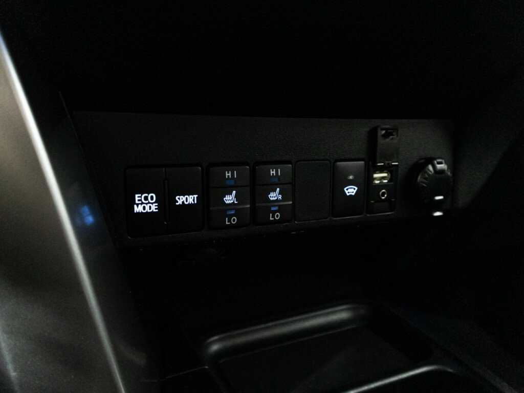 Купить Toyota RAV4 с пробегом. Фото: #21