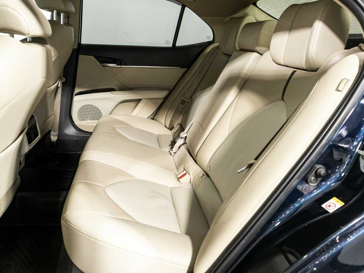 Купить Toyota Camry с пробегом. Фото: #9