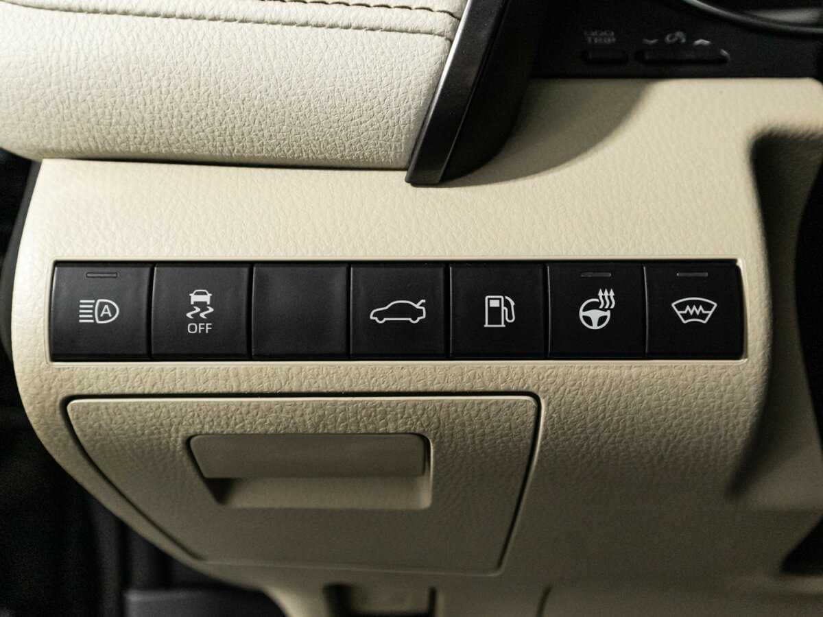 Купить Toyota Camry с пробегом. Фото: #18