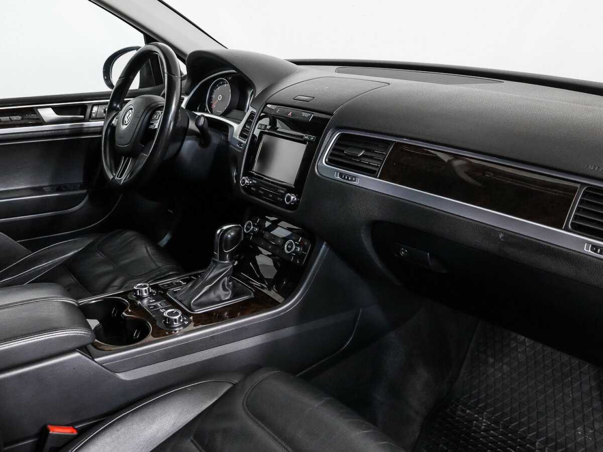 Купить Volkswagen Touareg с пробегом. Фото: #13