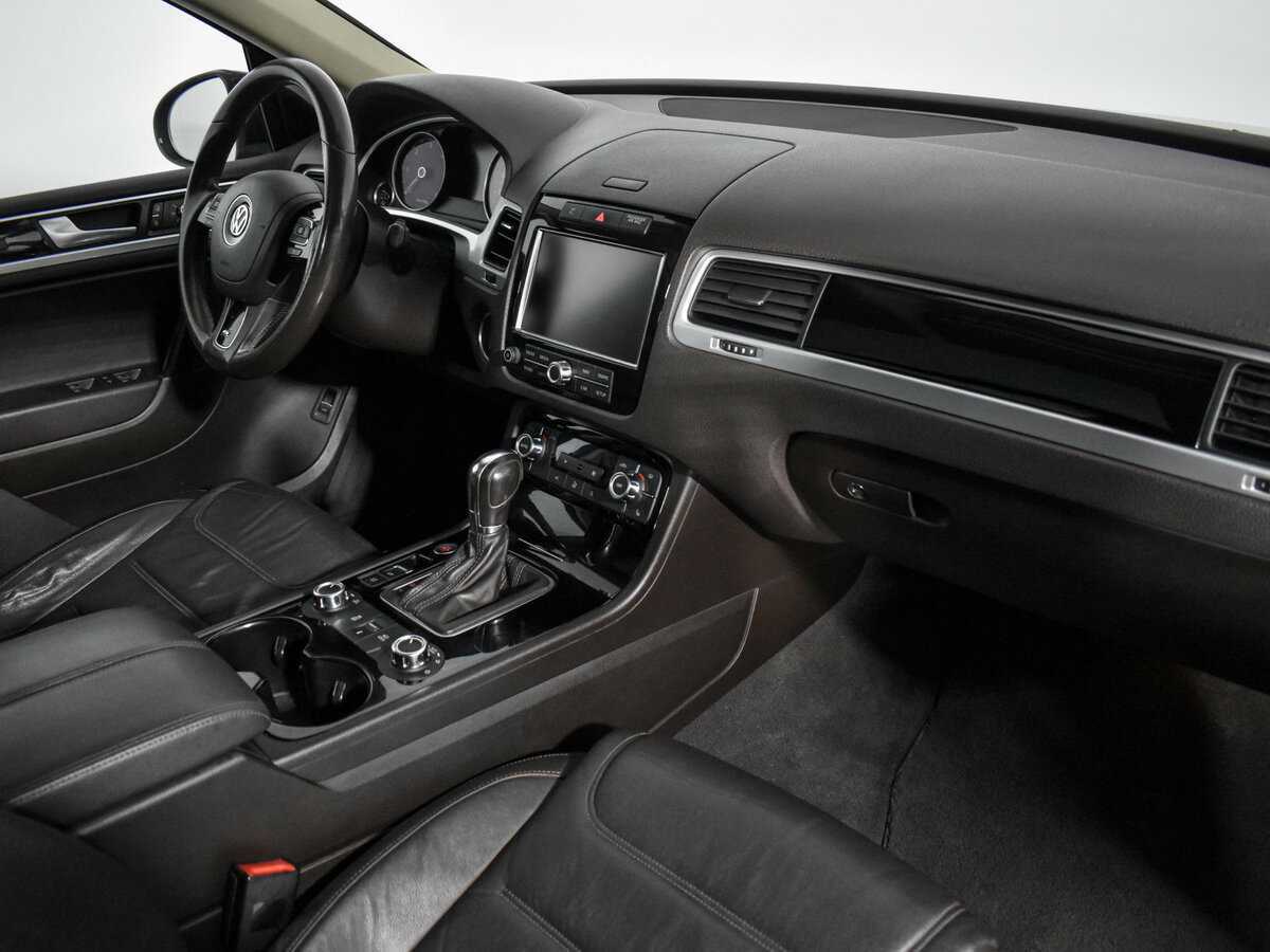 Купить Volkswagen Touareg с пробегом. Фото: #12
