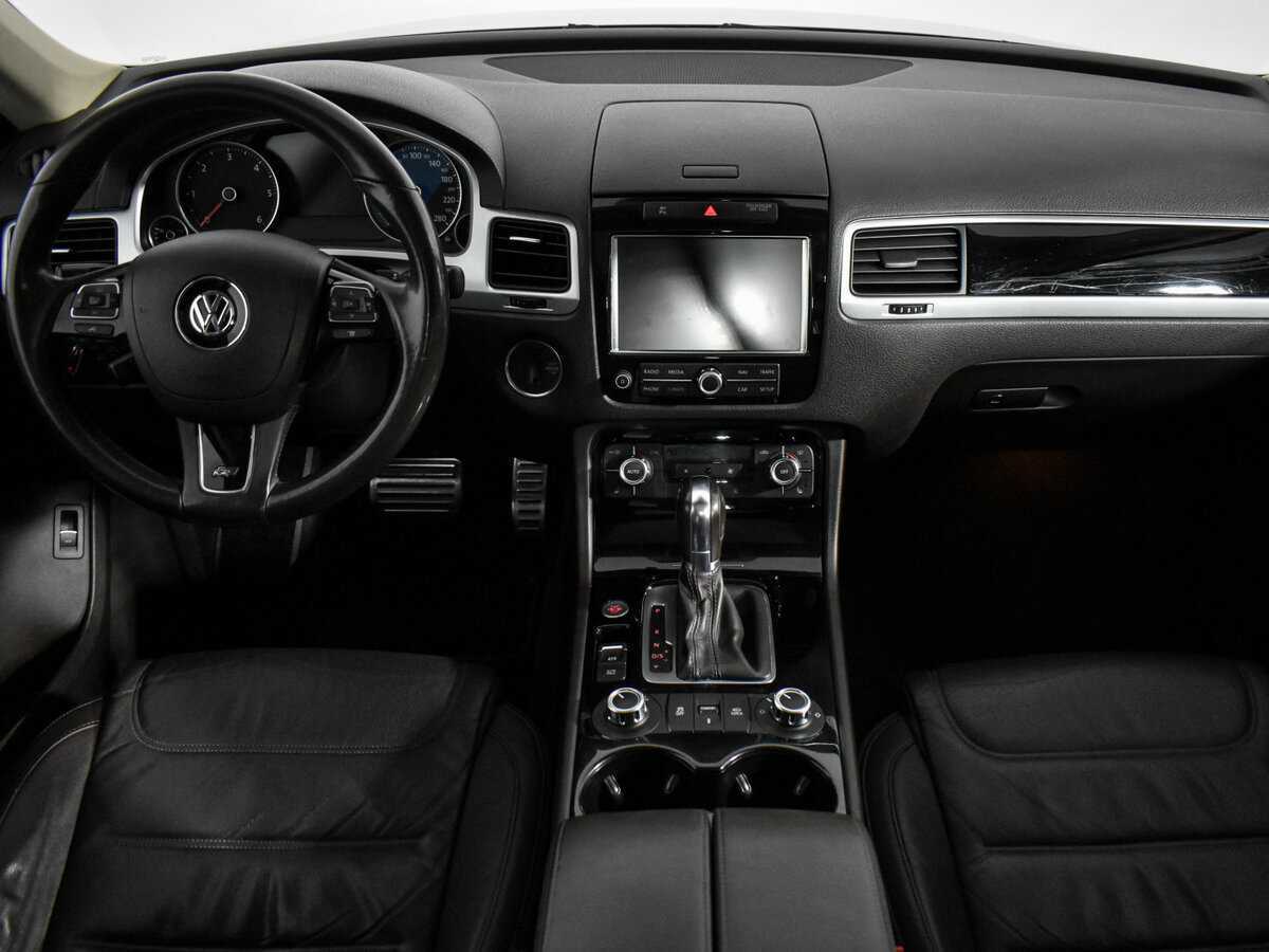 Купить Volkswagen Touareg с пробегом. Фото: #14