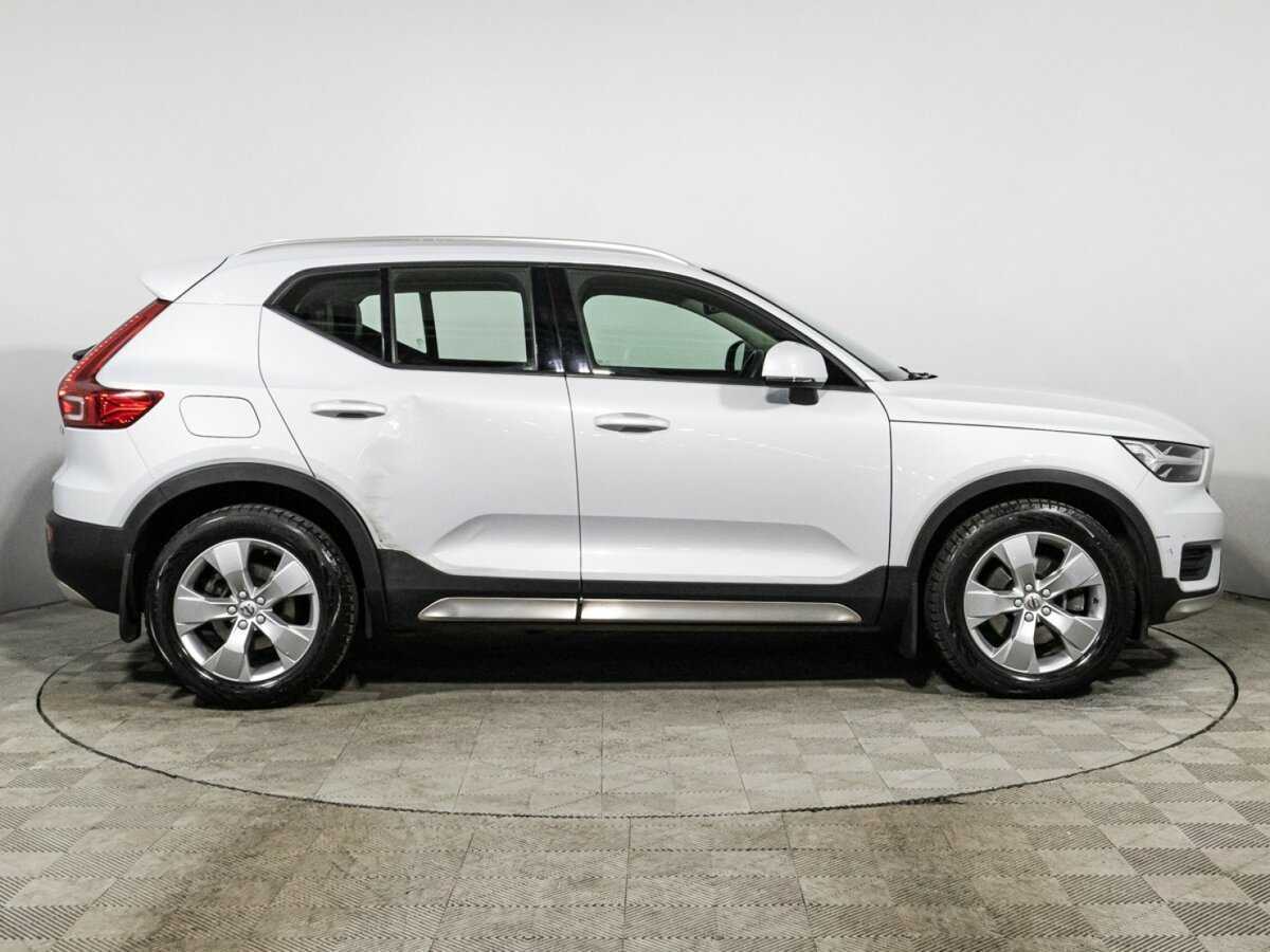Купить Volvo XC40 с пробегом. Фото: #3